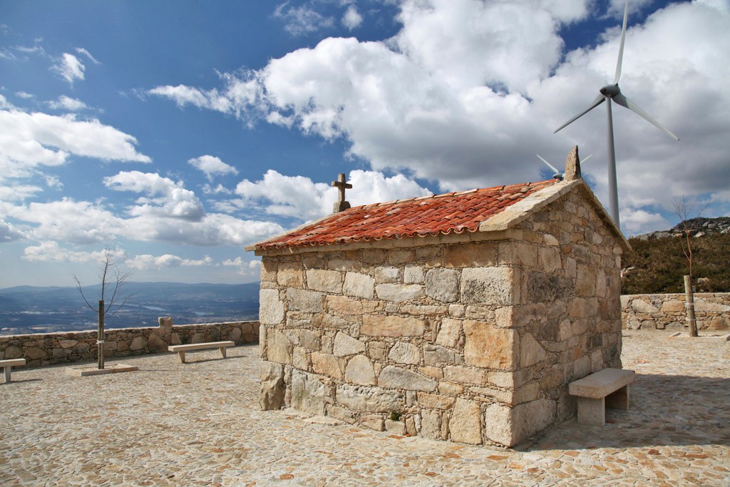 Miradouro-da-Capela-de-Sao-Lourenco-Taiao_Quinta_do_Caminho